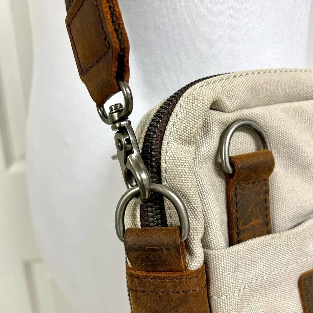 united leather this messenger